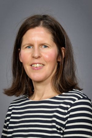 en person med langt hår