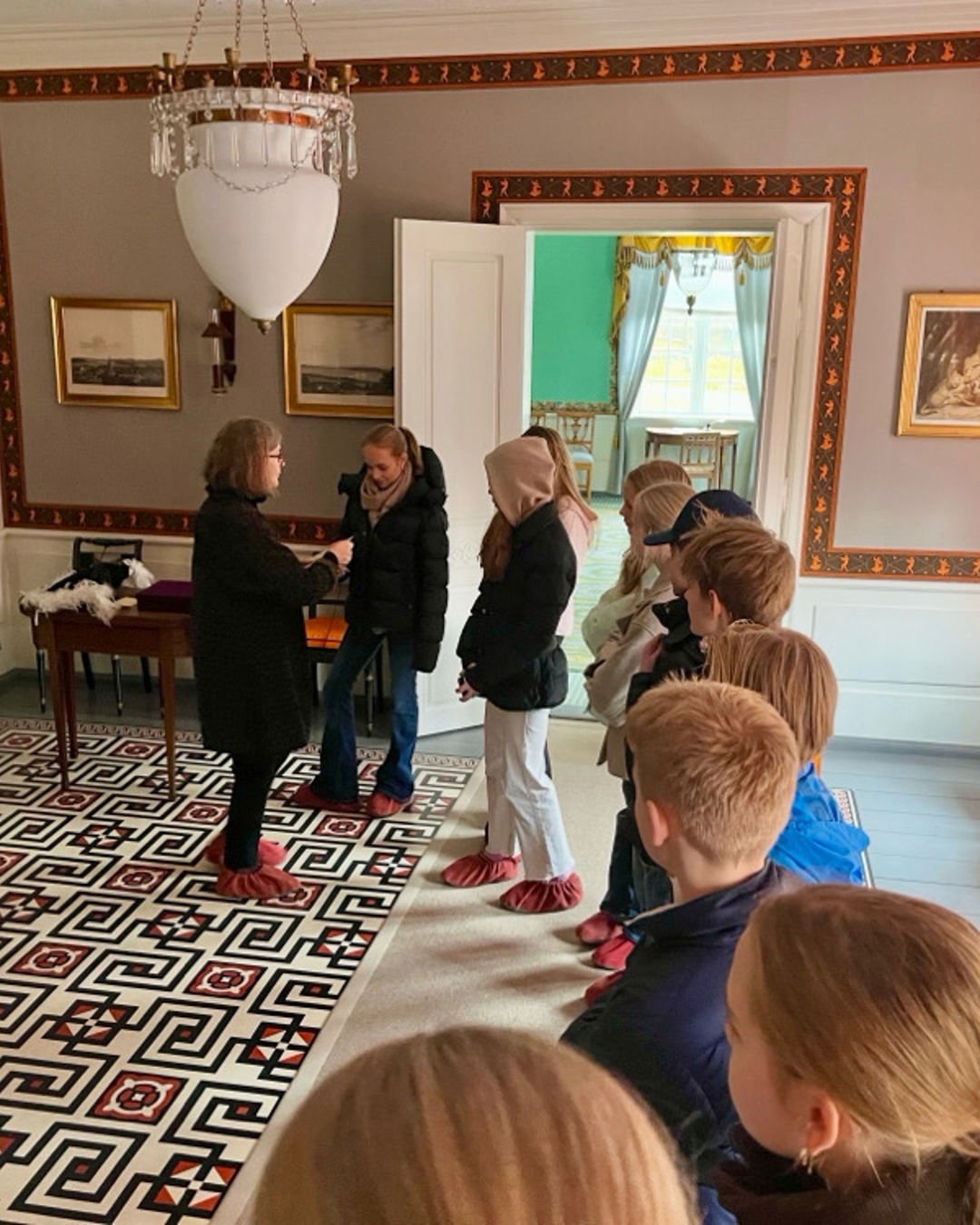 Foto: Åse Kristine Wikheim Amble en gruppe mennesker i et rom